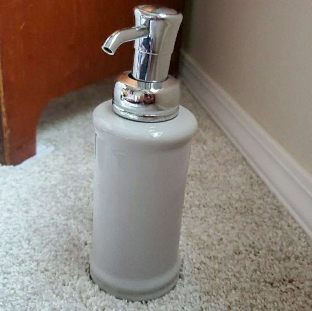 Soap dispenser